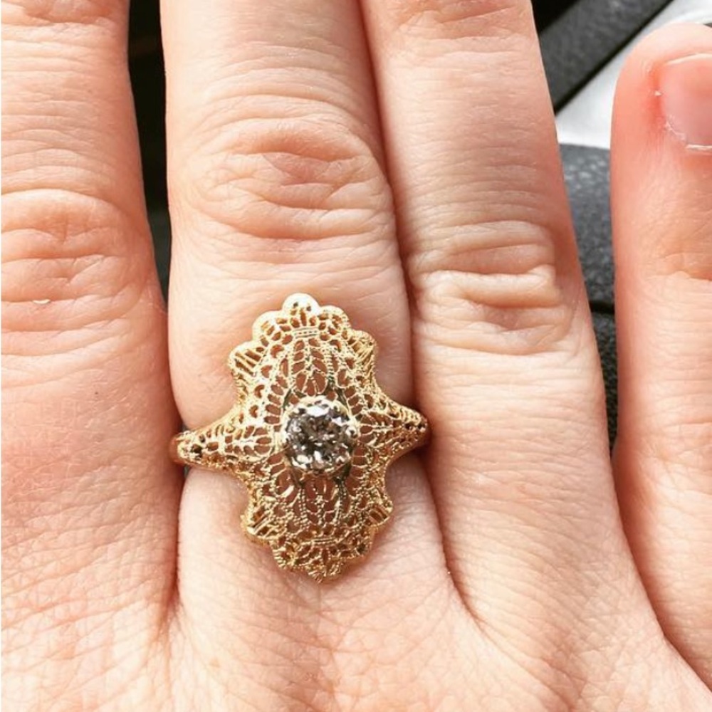 Beautiful antique filigree diamond ring 1920s